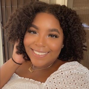 Meet your Posher, Perris